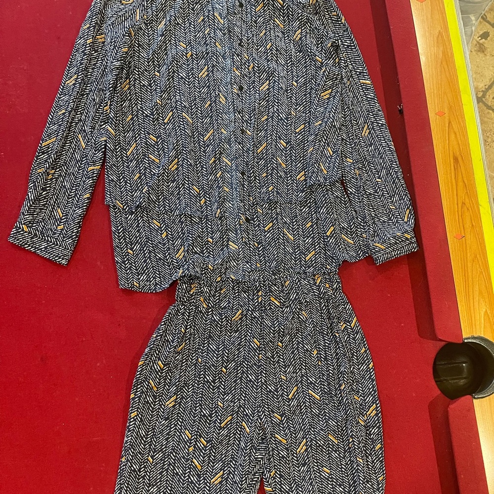 Two piece set pants and blouse